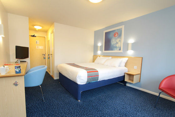 Travelodge Bath Central Room photo