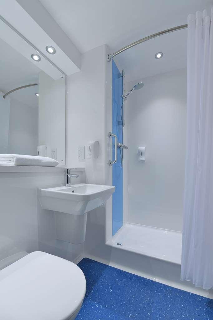 Travelodge Bath Central Exterior photo